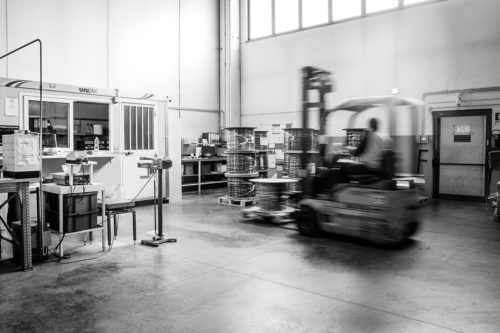 Facon Srl si occupa dello sviluppo e della commercializzazione di cablaggi elettrici