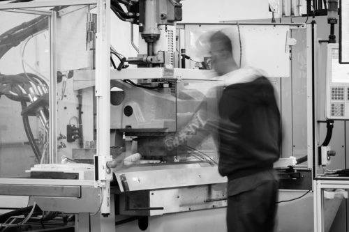 Facon Srl si occupa dello sviluppo e della commercializzazione di cablaggi elettrici