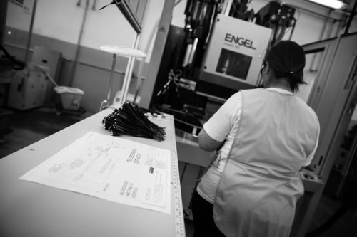 Facon Srl si occupa dello sviluppo e della commercializzazione di cablaggi elettrici